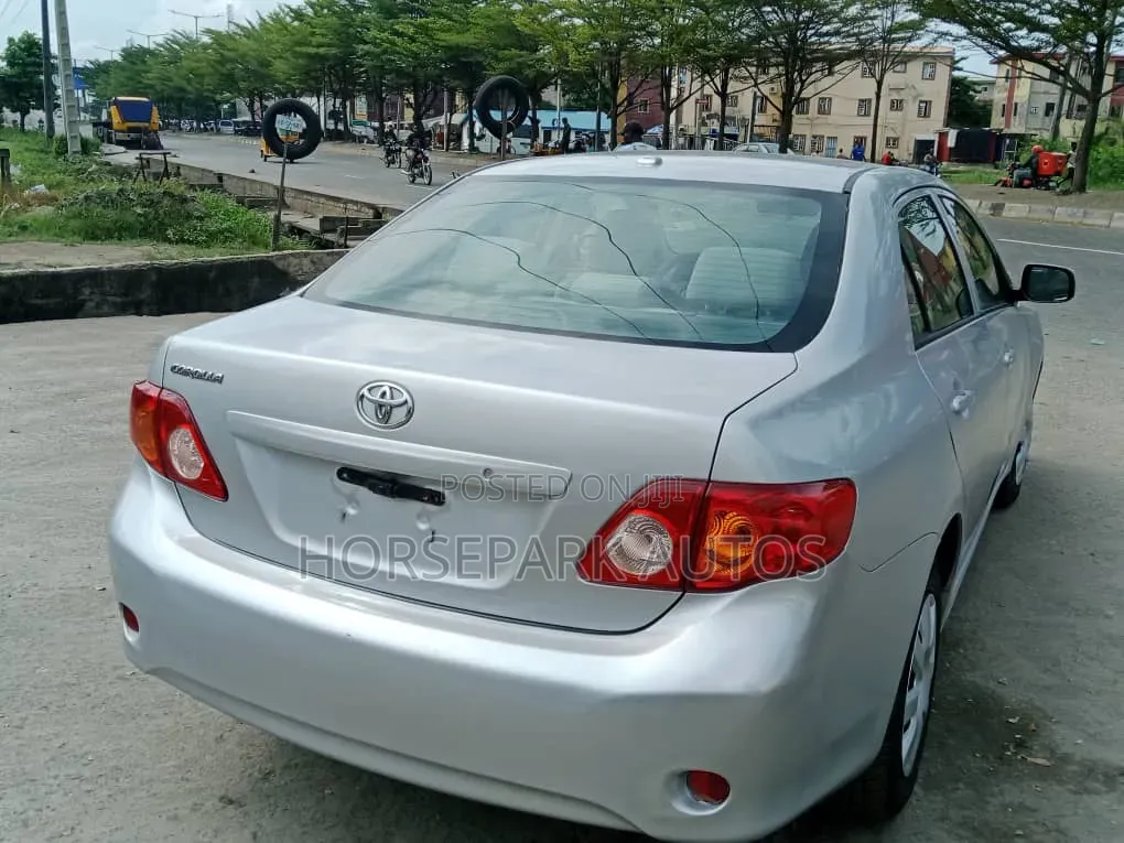 Toyota Corolla 2009 Silver