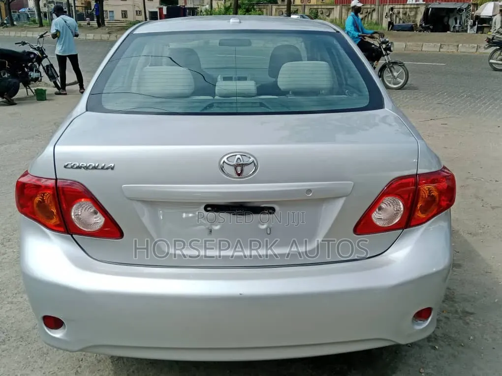 Toyota Corolla 2009 Silver
