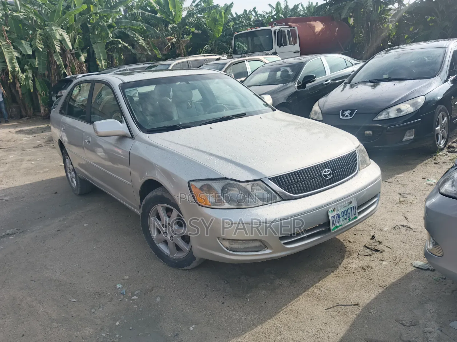 Toyota Avalon XL w/Bucket Seats 2003 Brown