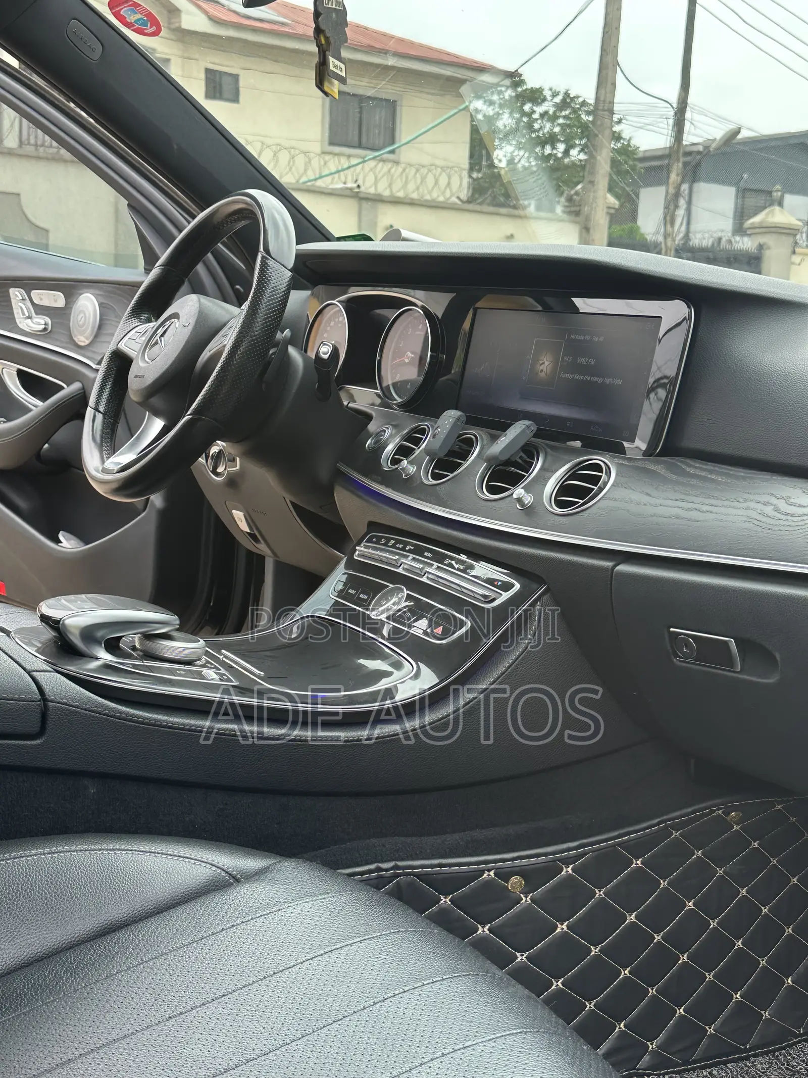 Mercedes-Benz E300 4Matic AWD Sedan (2.0L 4cyl 9A) 2017 Black
