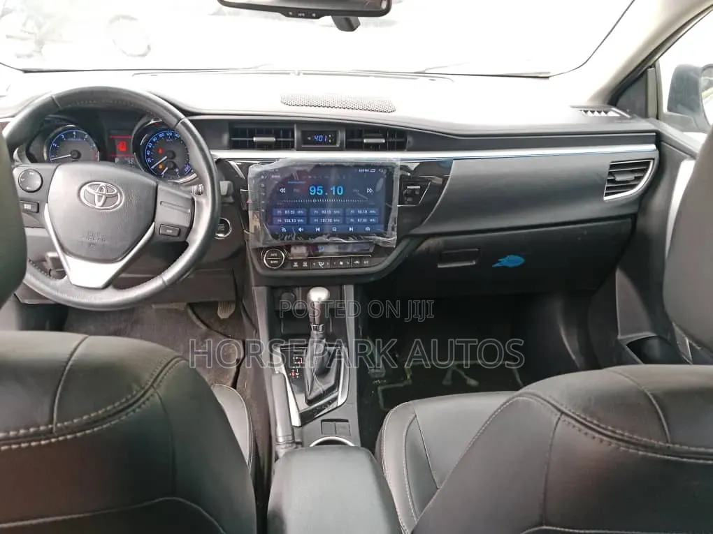 Toyota Corolla 2015 Silver