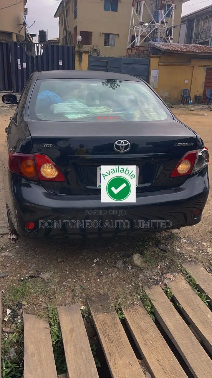Toyota Corolla LE 4dr Sedan (1.8L 4cyl 4A) 2010 Black