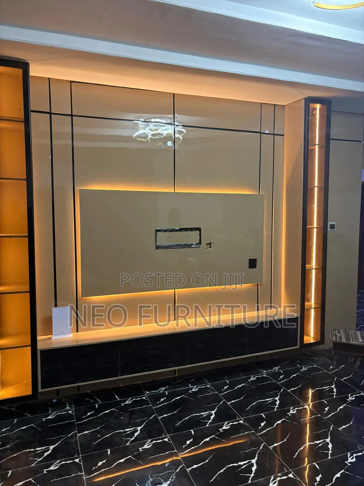 Glossy Finished Tv Console