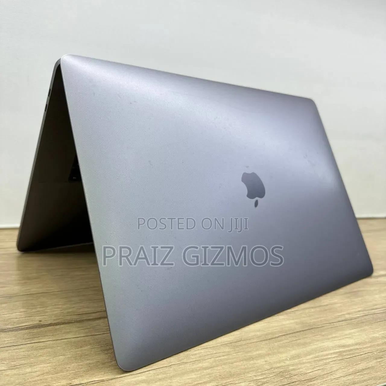 Laptop Apple MacBook 2018 16GB Intel Core i7 SSD 1T