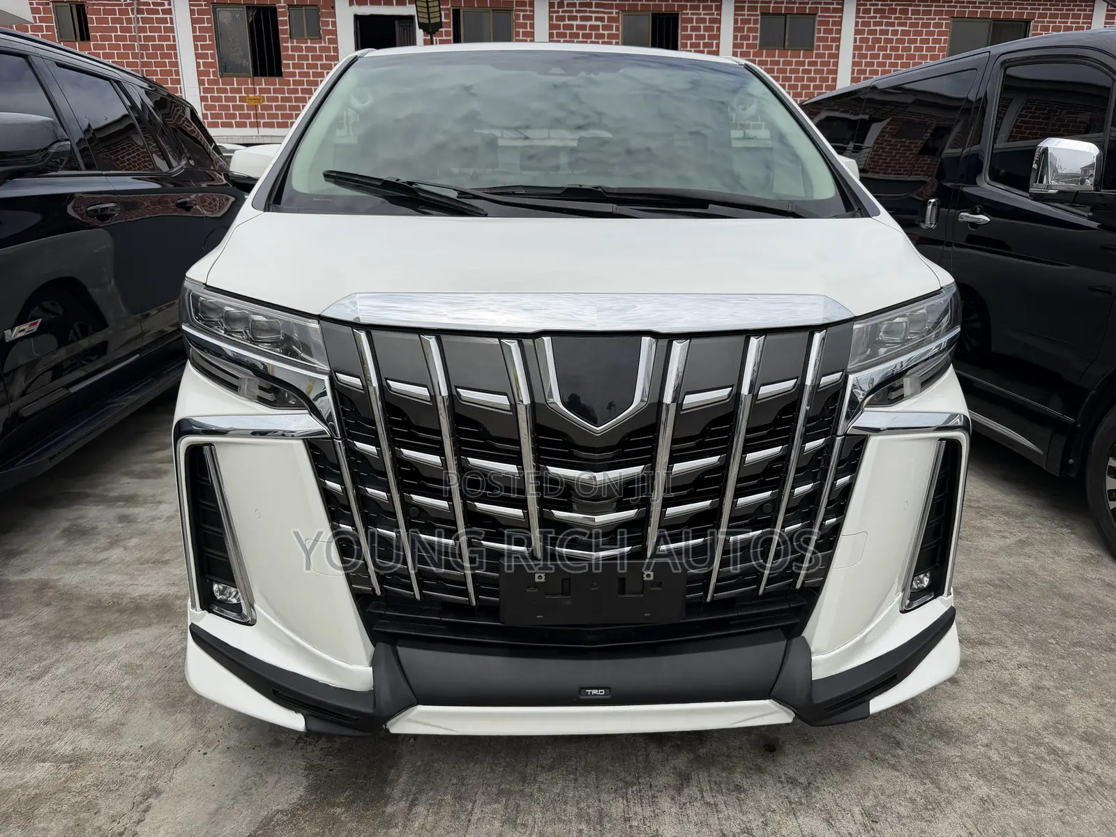 Toyota Alphard 2019 White