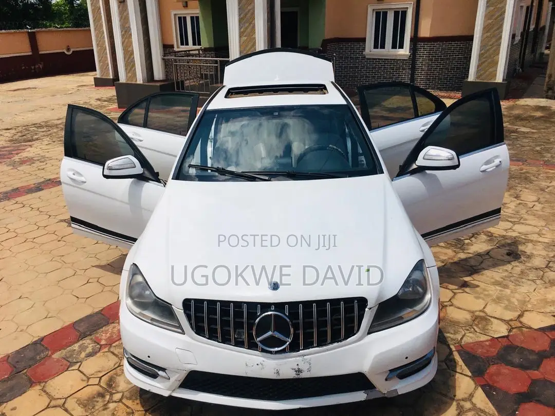 Mercedes-Benz C300 2010 White