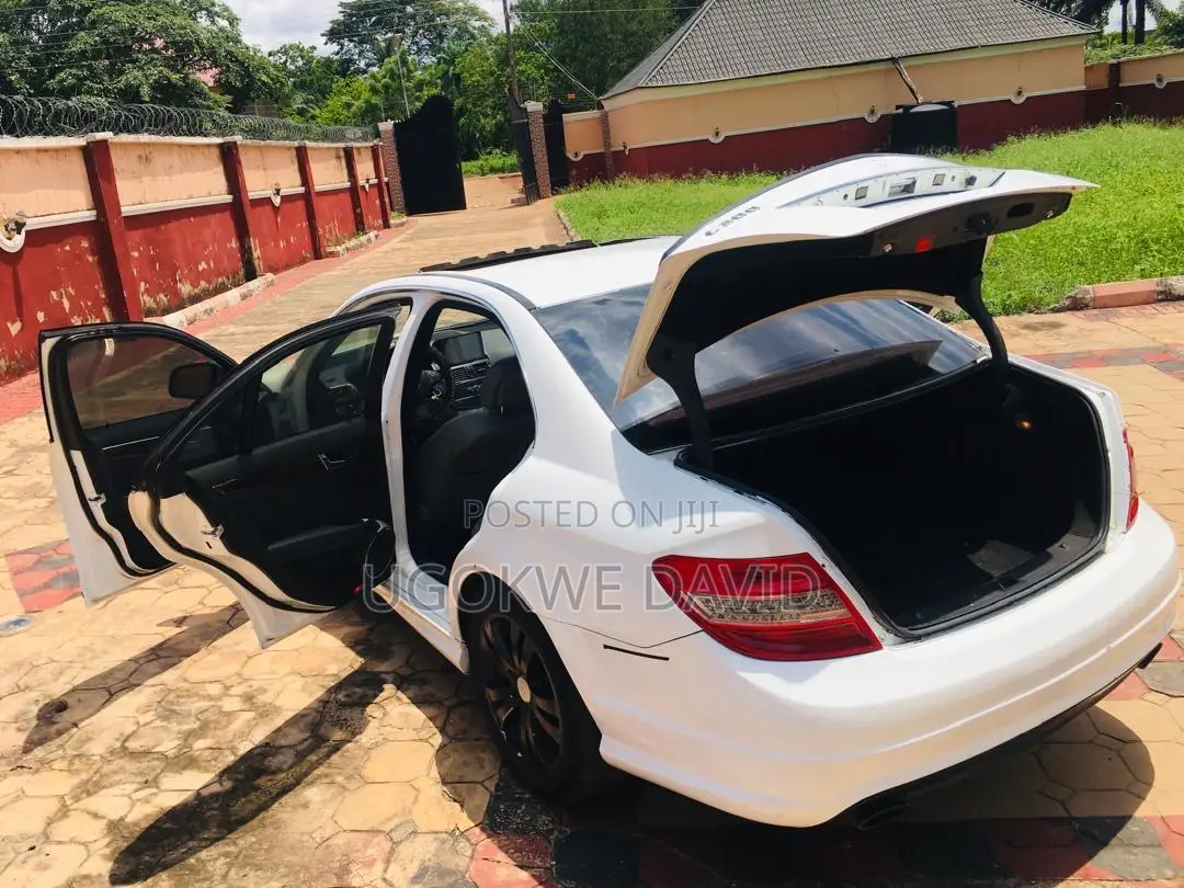 Mercedes-Benz C300 2010 White