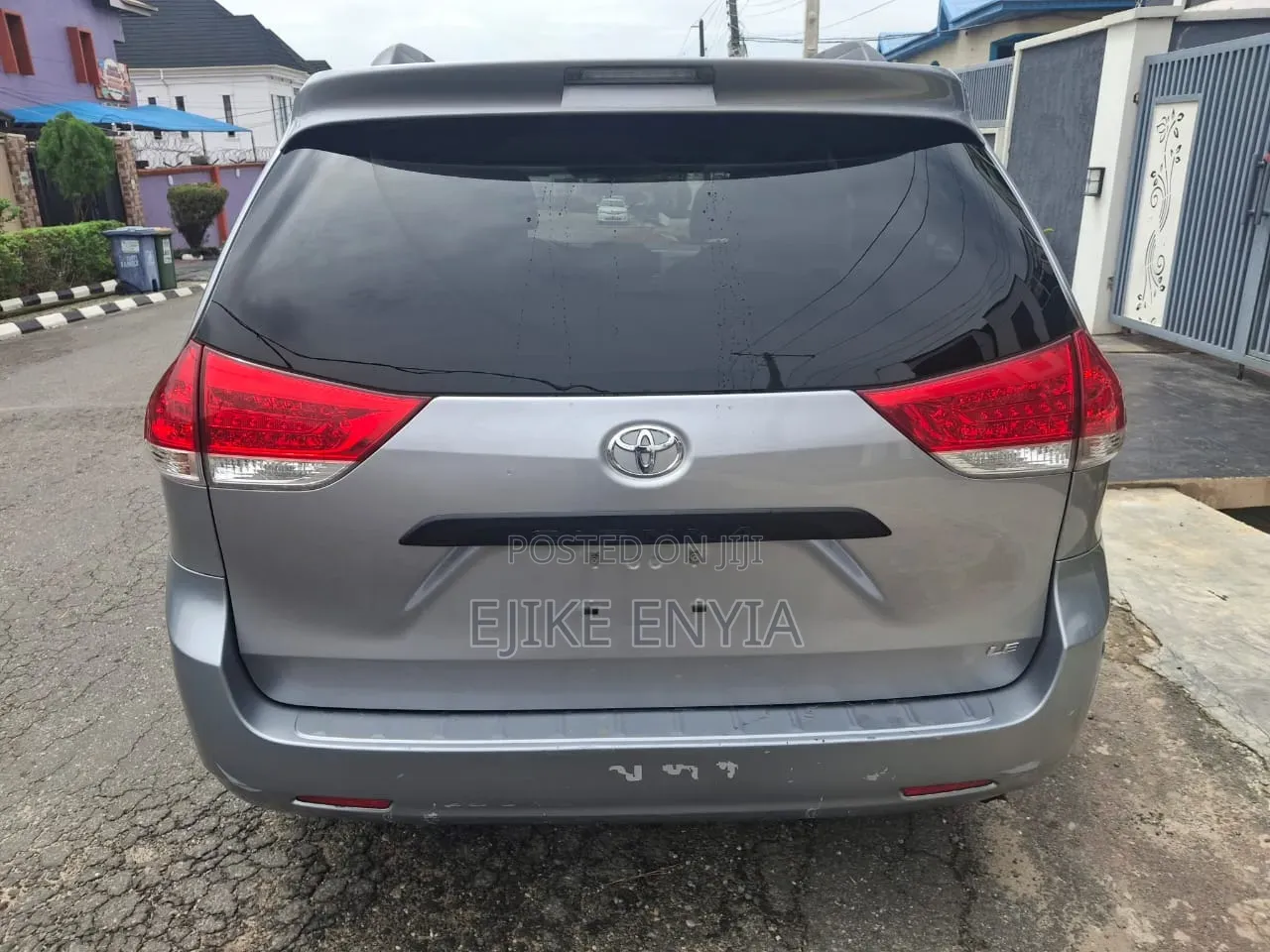 Toyota Sienna LE 7 Passenger 2011 Silver
