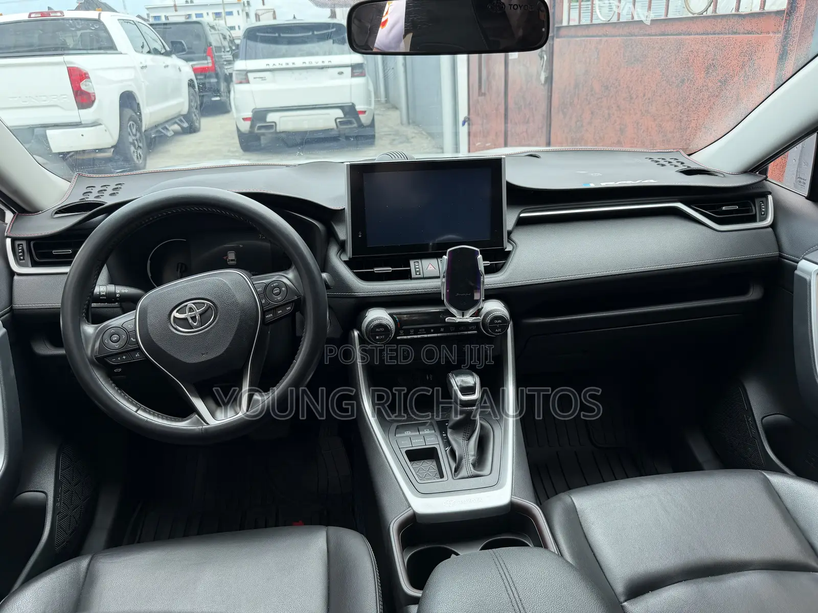 Toyota RAV4 XLE Premium 2021 White
