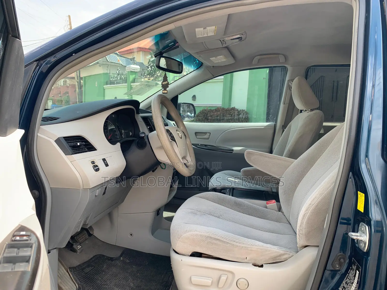 Toyota Sienna LE 8 Passenger 2011 Green