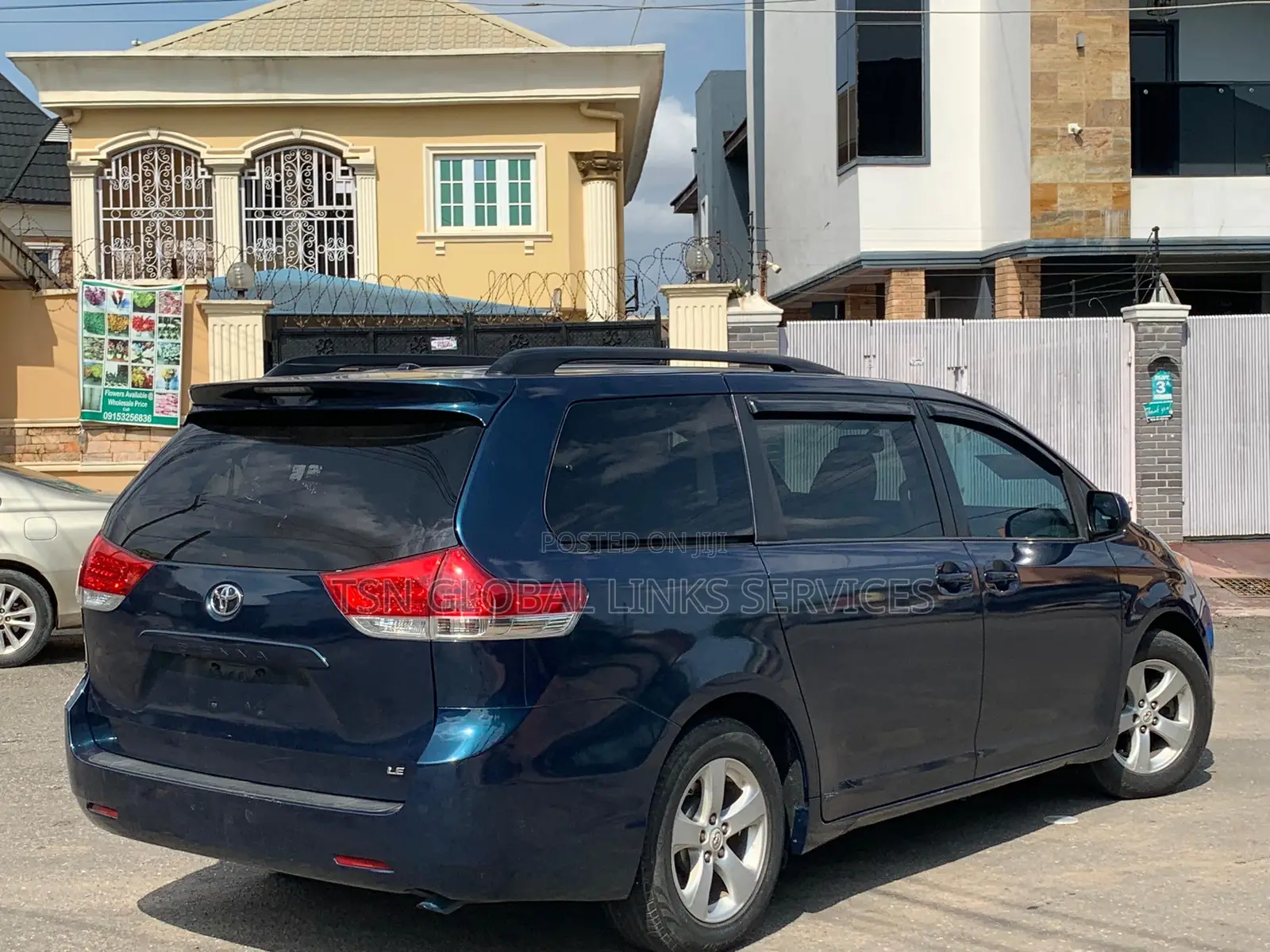 Toyota Sienna LE 8 Passenger 2011 Green