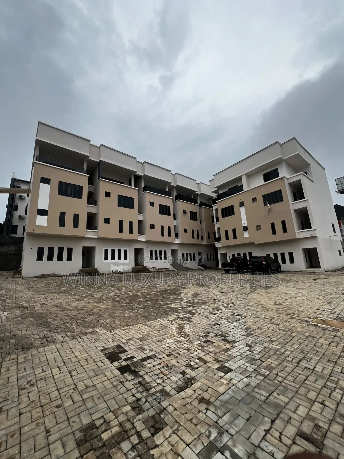 5bdrm Townhouse / Terrace in Guzape for rent