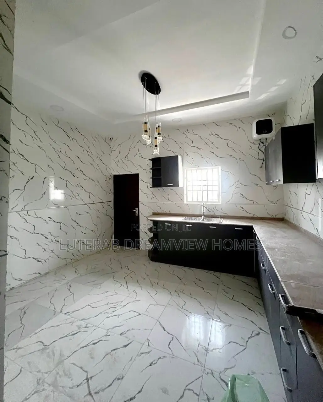 5bdrm Duplex in Guzape for sale