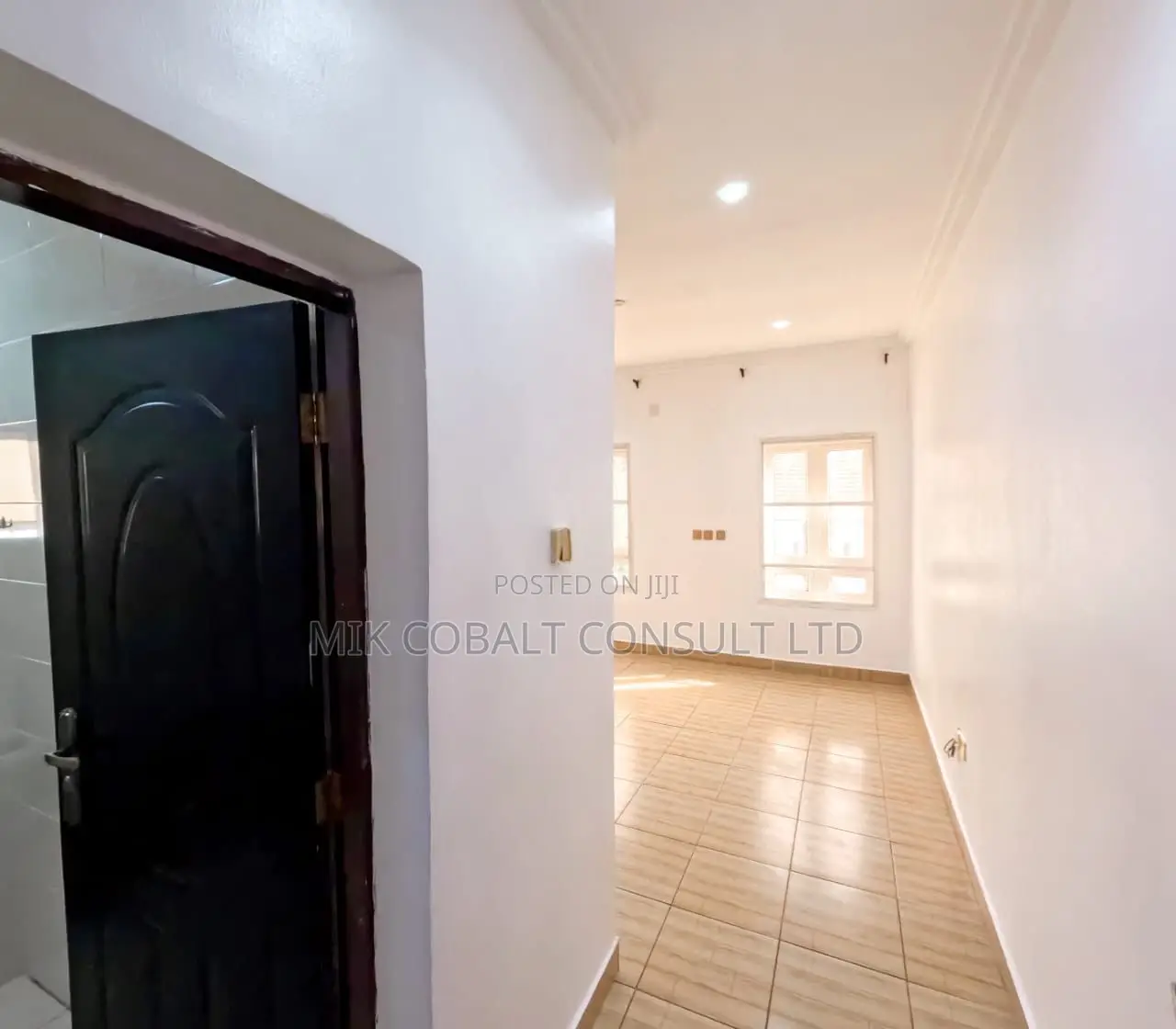2bdrm Block of Flats in Rockvale Manor, Apo District for sale