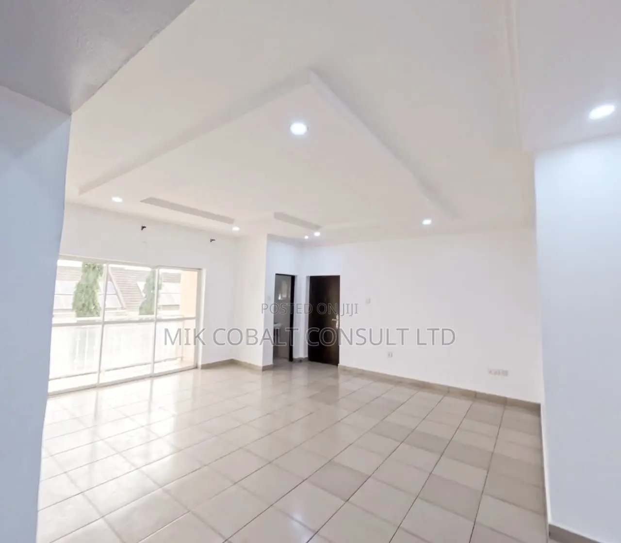 2bdrm Block of Flats in Rockvale Manor, Apo District for sale