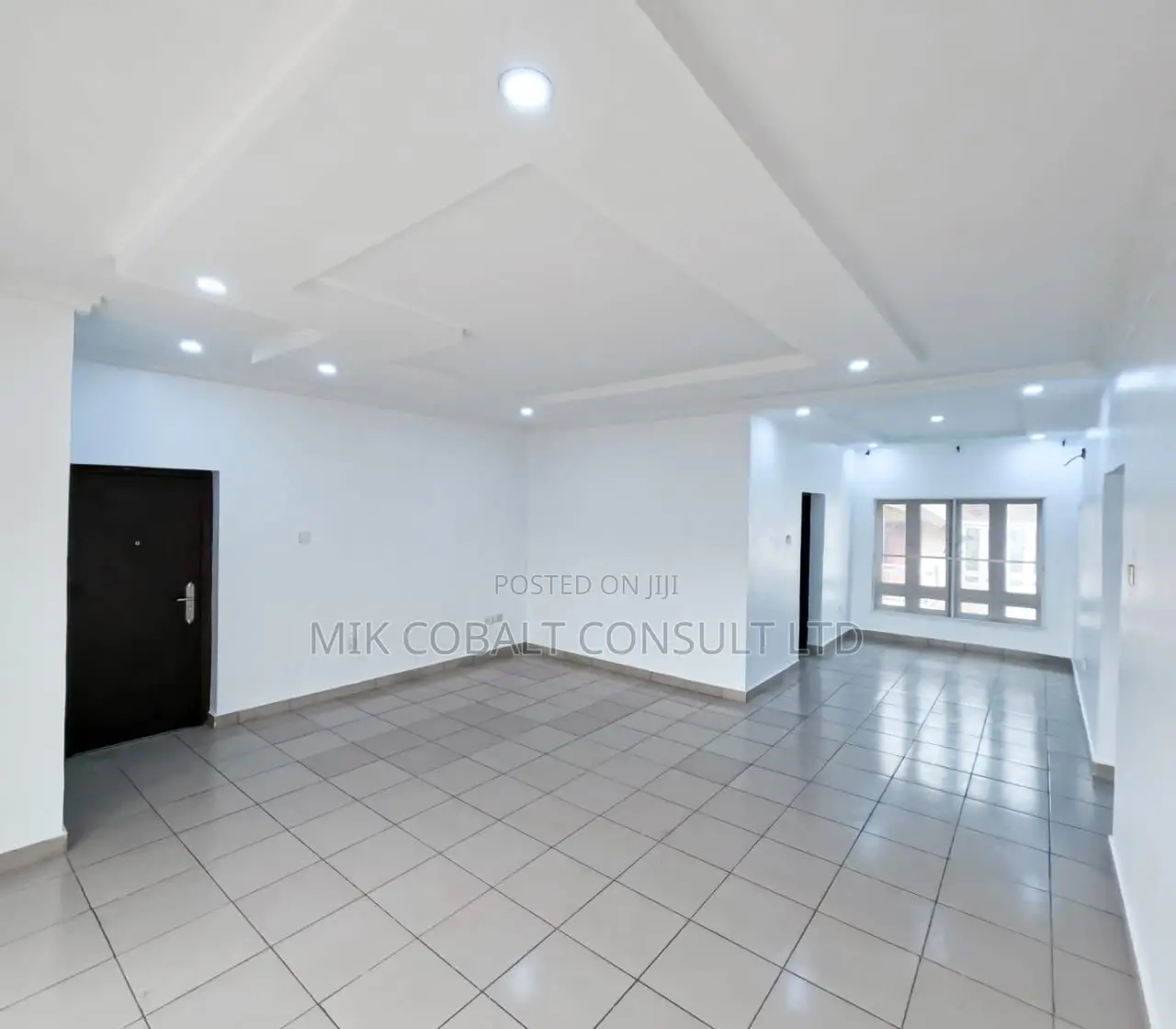 2bdrm Block of Flats in Rockvale Manor, Apo District for sale