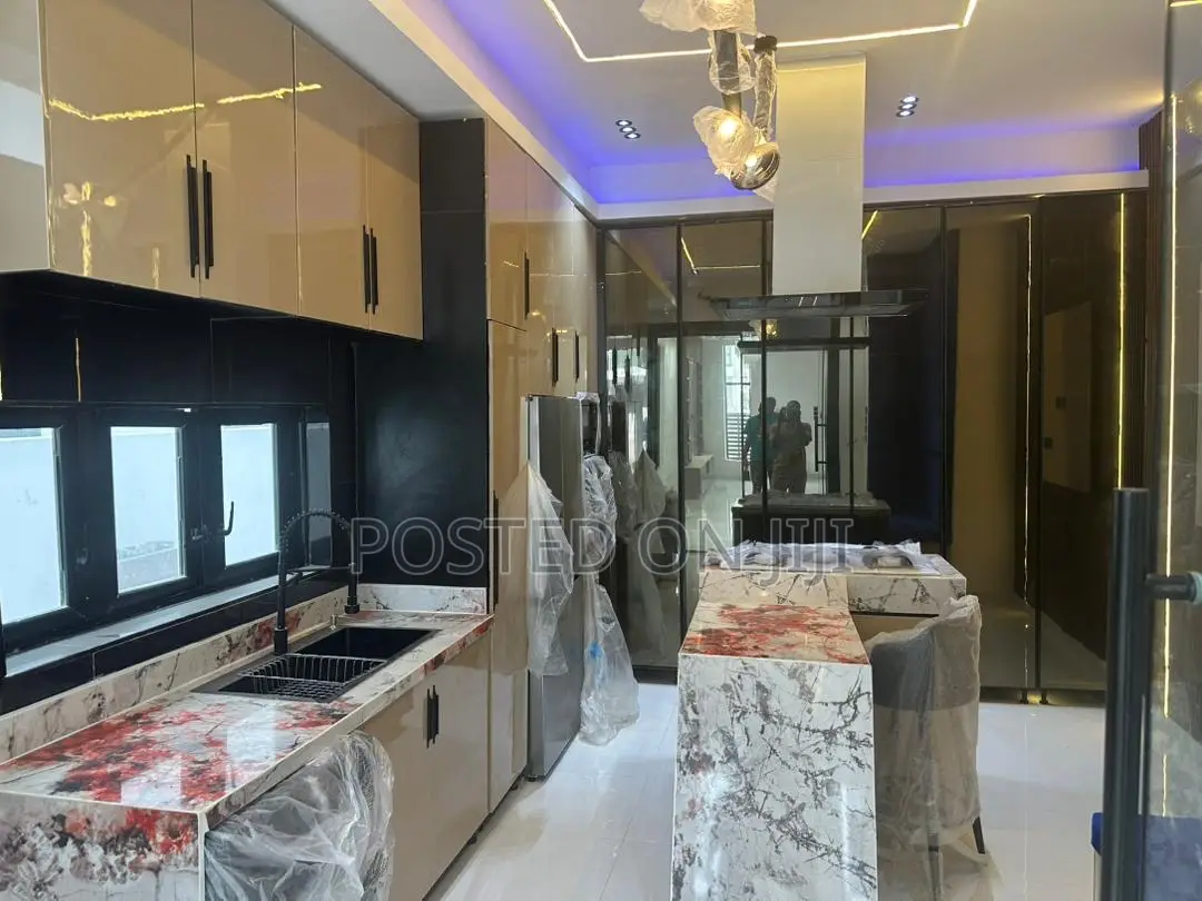 4bdrm Duplex in Dpkay Estate, Lekki Phase 2 for sale