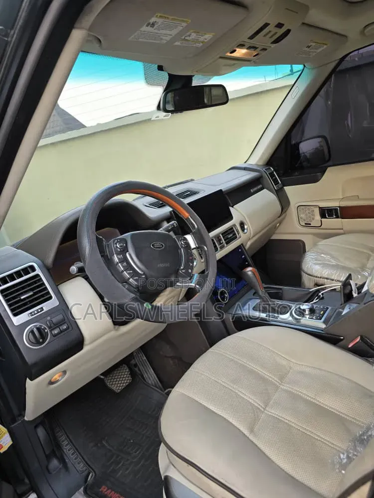 Land Rover Range Rover Vogue 2012 Black