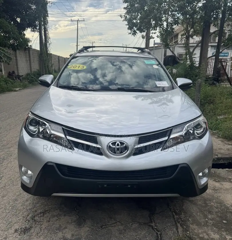 Toyota RAV4 Limited AWD (2.5L 4cyl 6A) 2013 Silver