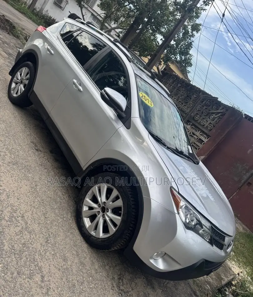 Toyota RAV4 Limited AWD (2.5L 4cyl 6A) 2013 Silver