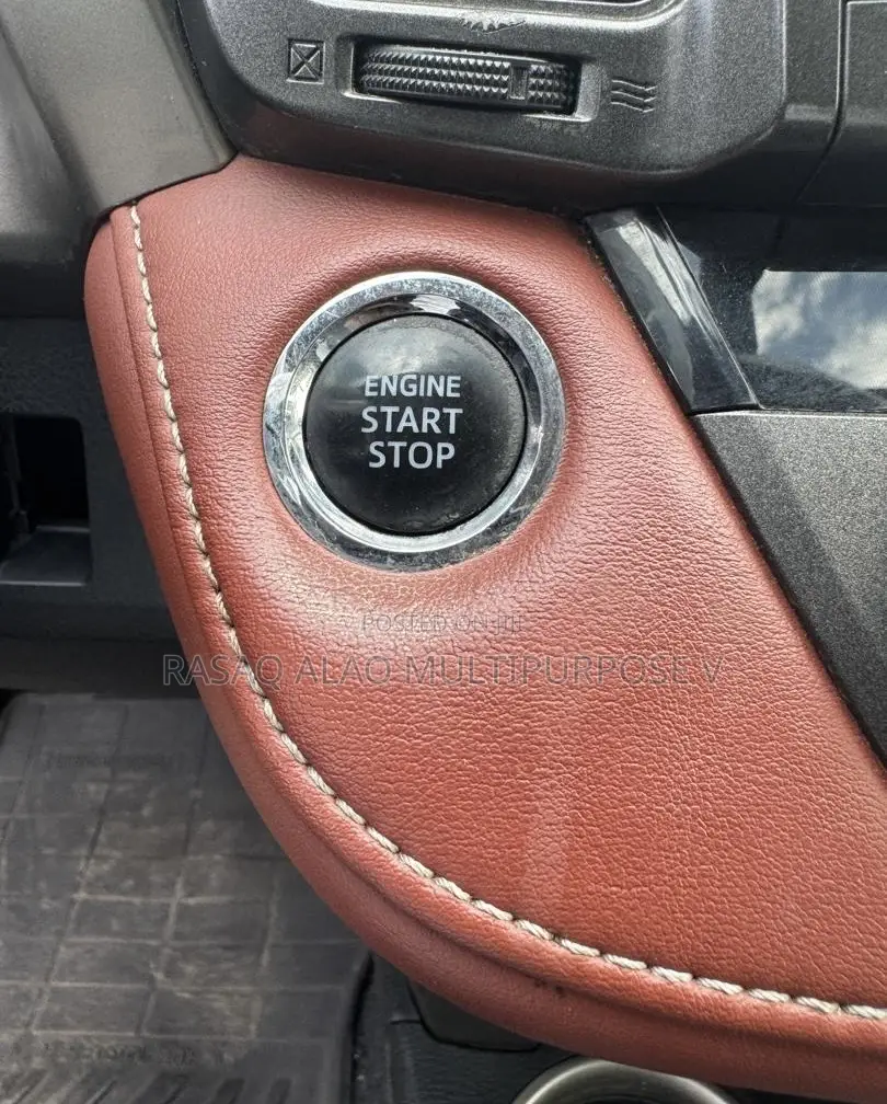 Toyota RAV4 Limited AWD (2.5L 4cyl 6A) 2013 Silver