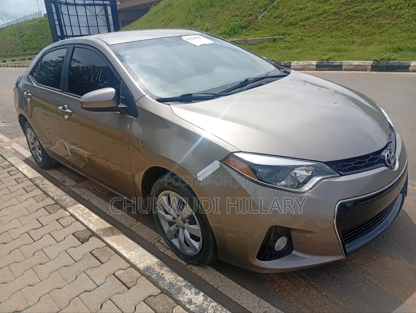 Toyota Corolla 2016 Gold