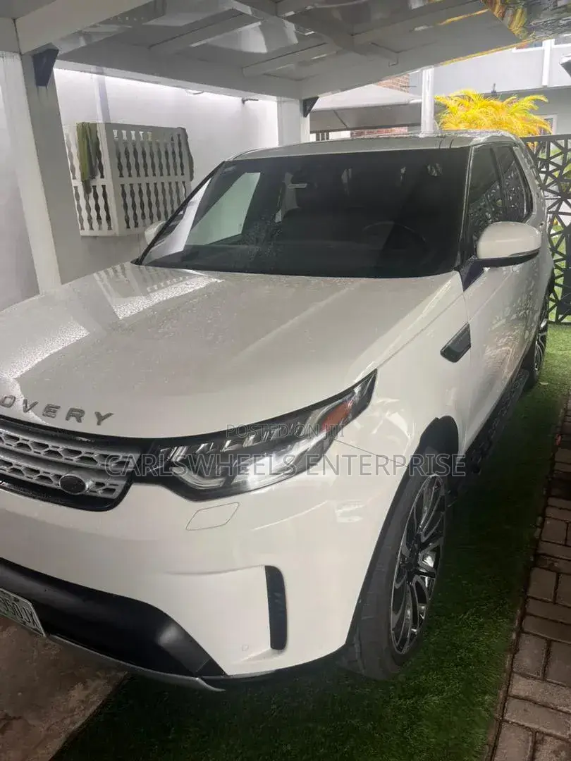 Land Rover Discovery 2017 White