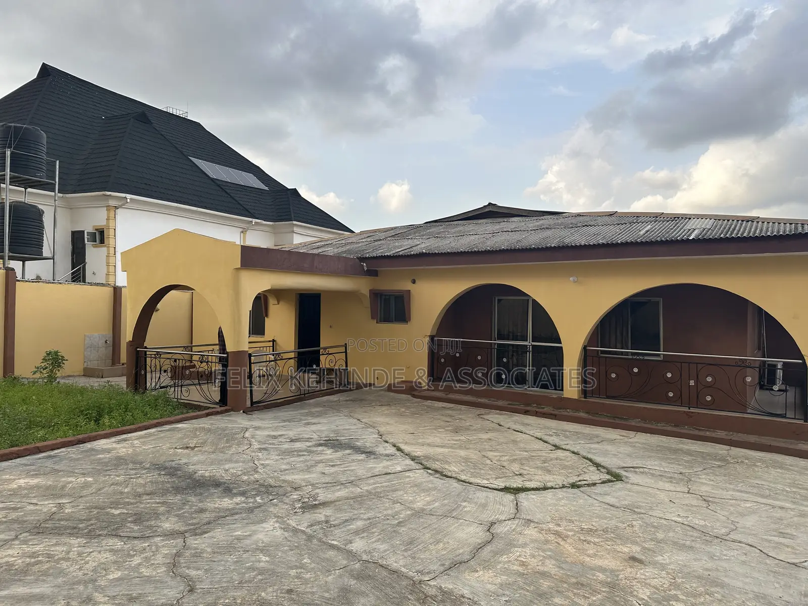 4bdrm Bungalow in Alegongo, Akobo for sale