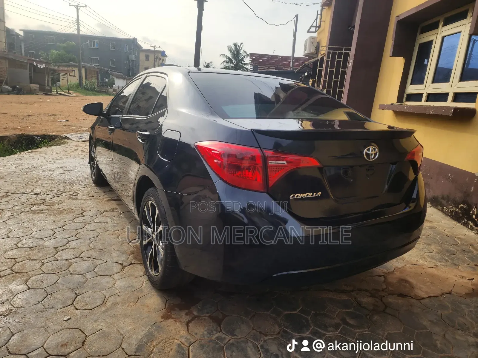 Toyota Corolla 2017 Green