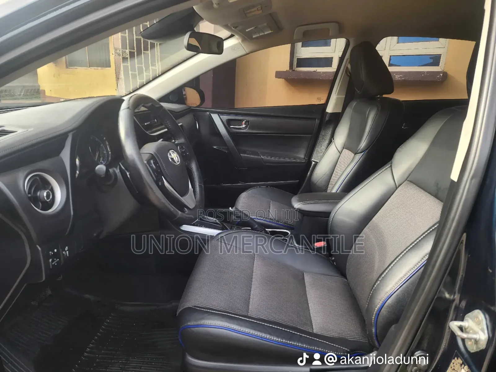 Toyota Corolla 2017 Green