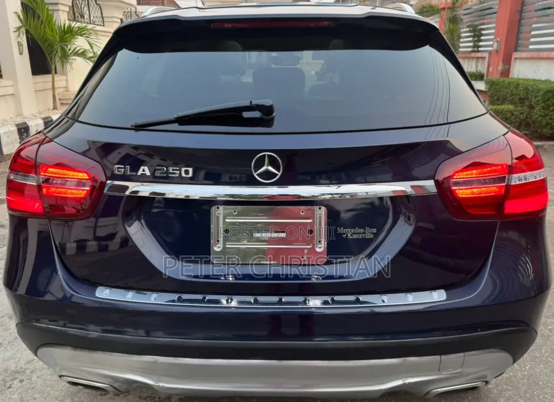 Mercedes-Benz GLA 250 2017 Blue