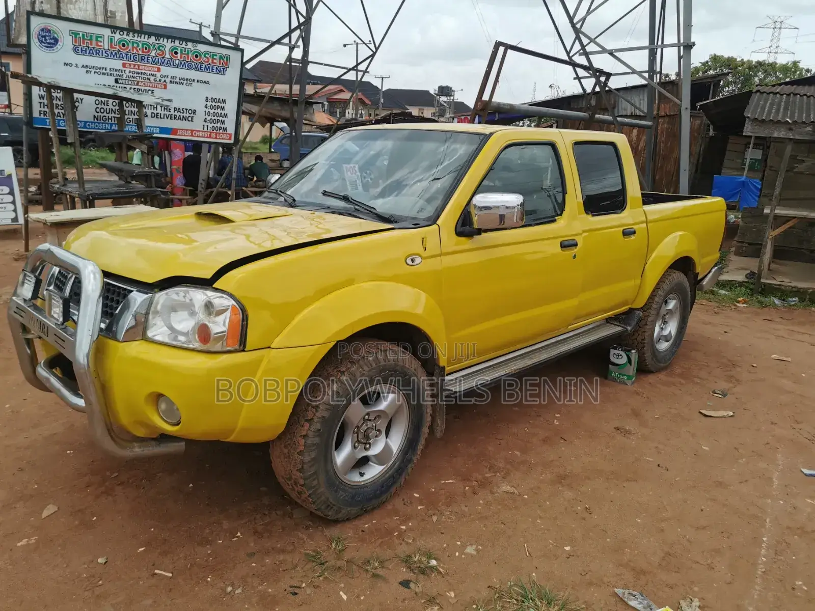 Nissan Frontier XE 4x2 Regular Cab 104.3 in. WB 2000 Yellow