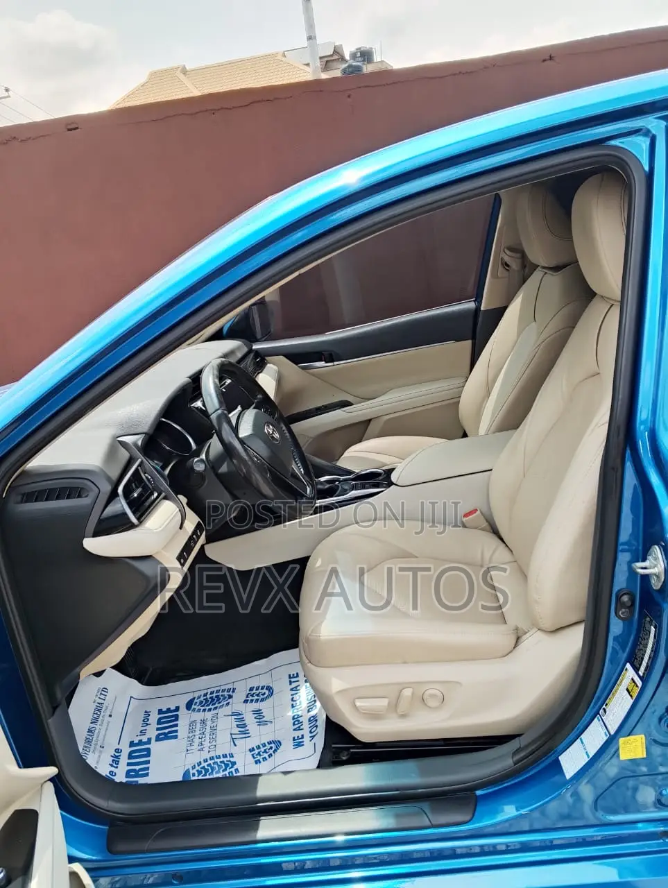 Toyota Camry XLE 2021 Blue