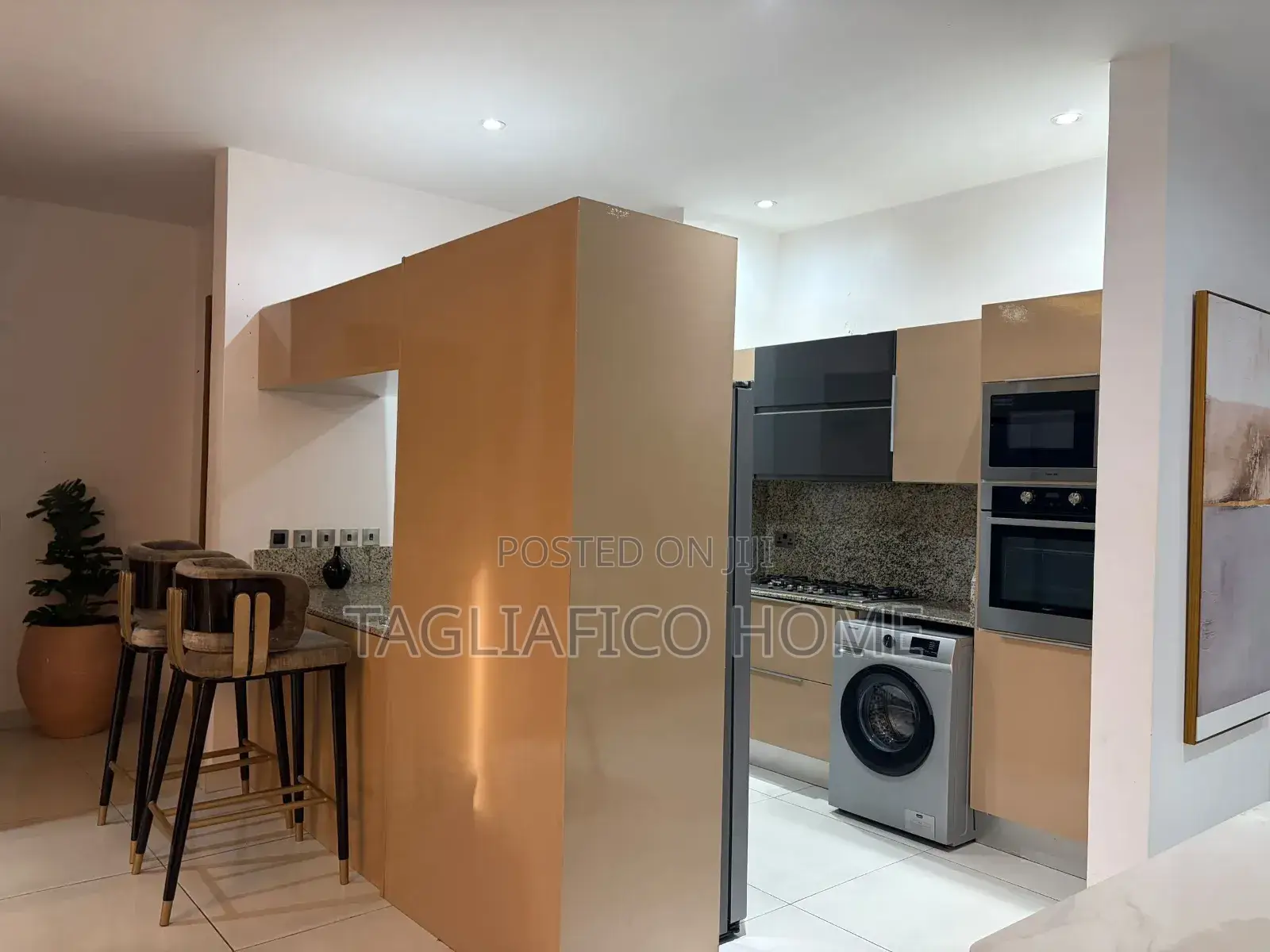 Newly Renovated 2 Bedroom Apartment