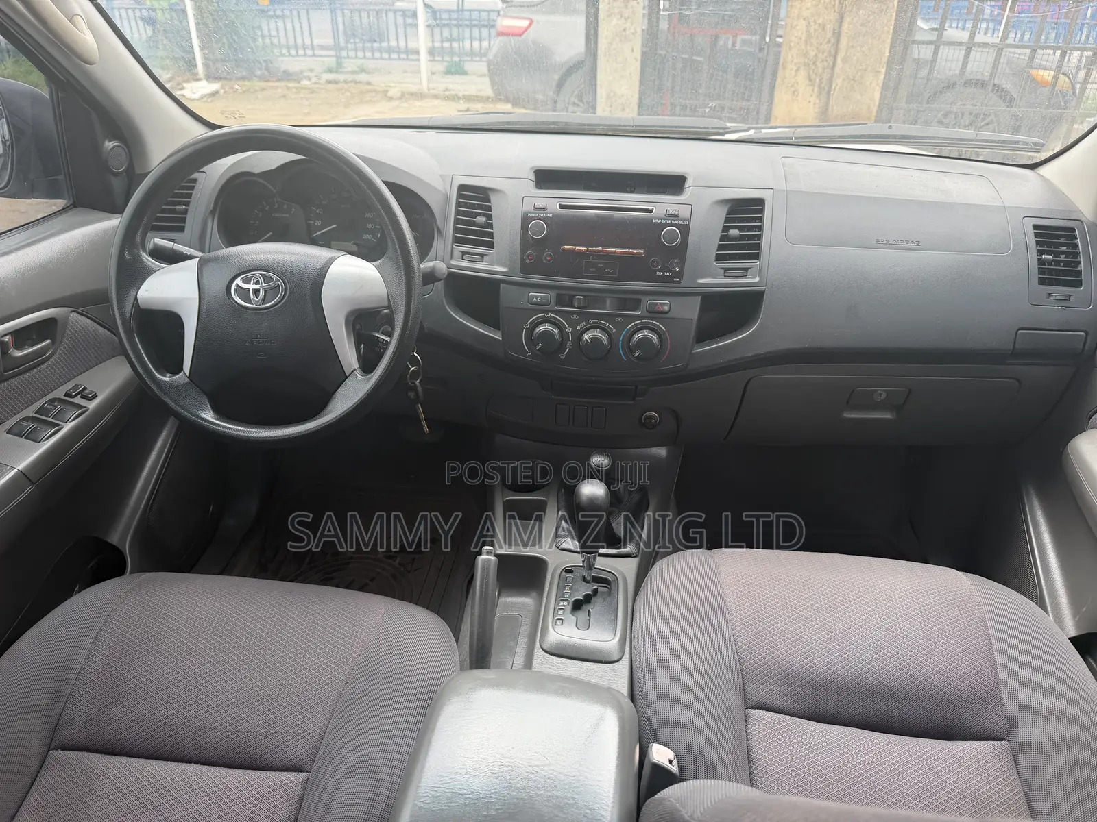 Toyota Hilux SR5 4x4 2015 White