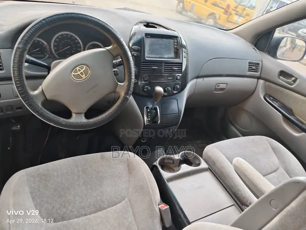 Toyota Sienna XLE FWD (3.3L V6 5A) 2004 Blue