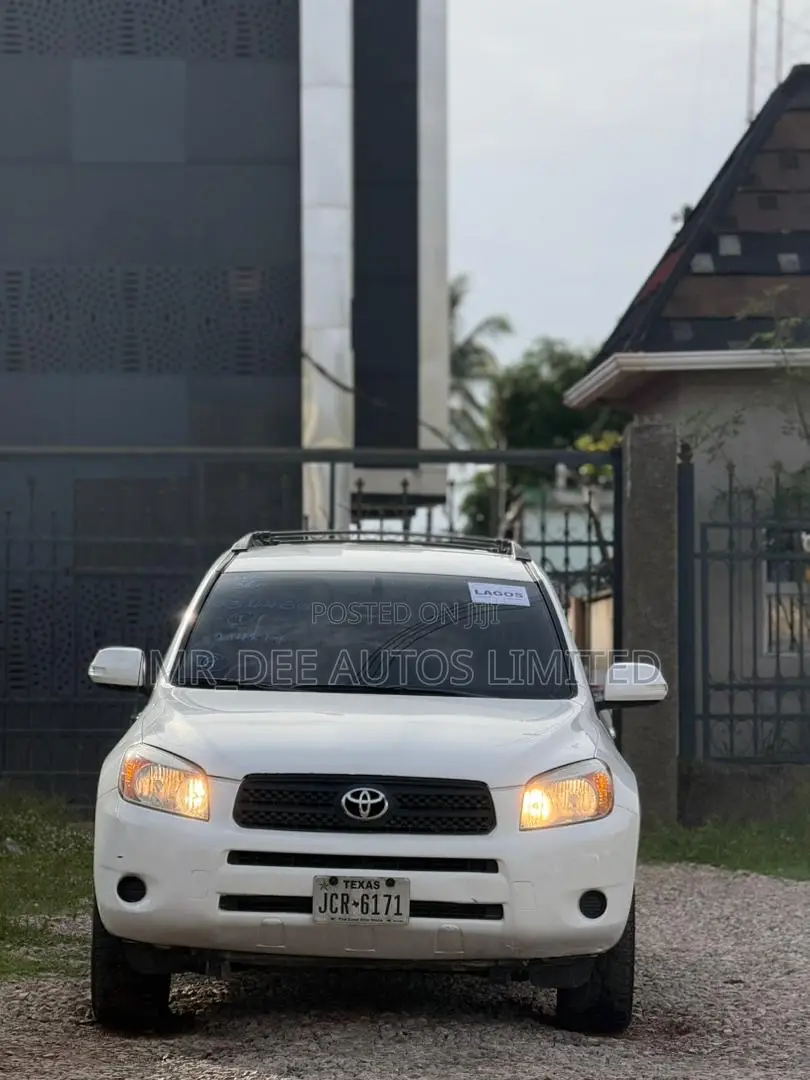 Toyota RAV4 2008 White