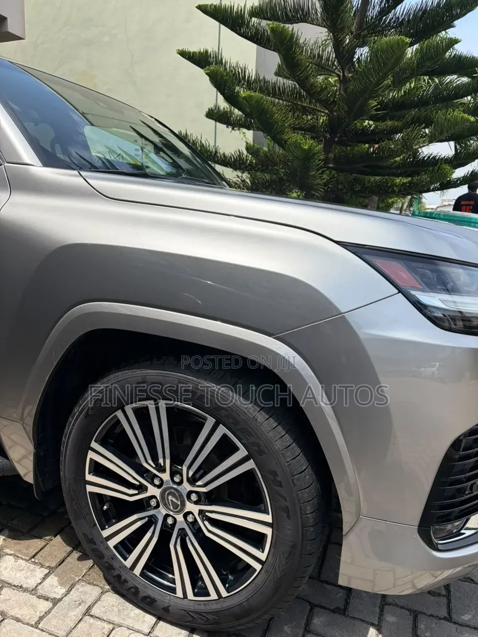 Lexus LX 2023 Gold