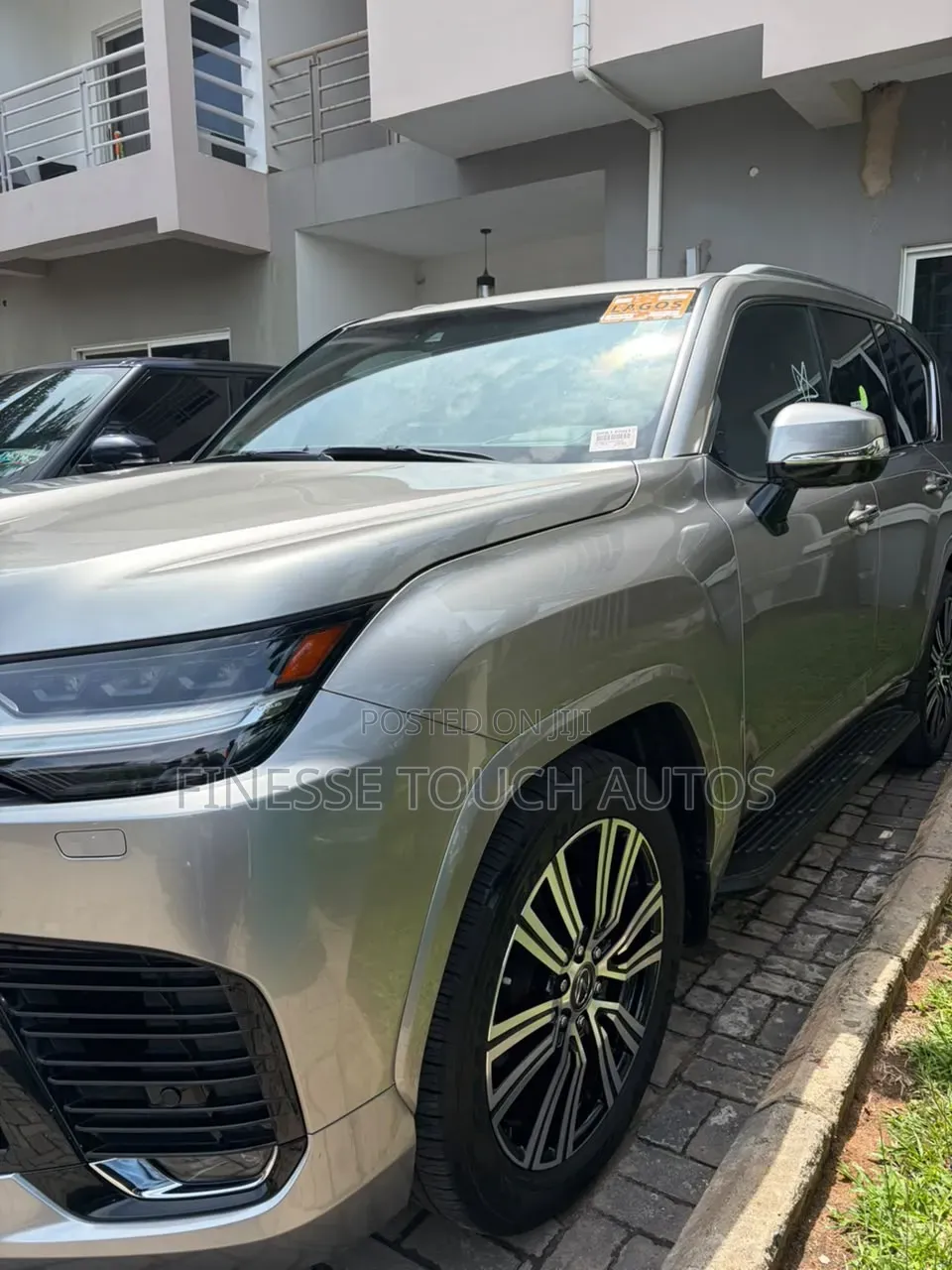 Lexus LX 2023 Gold