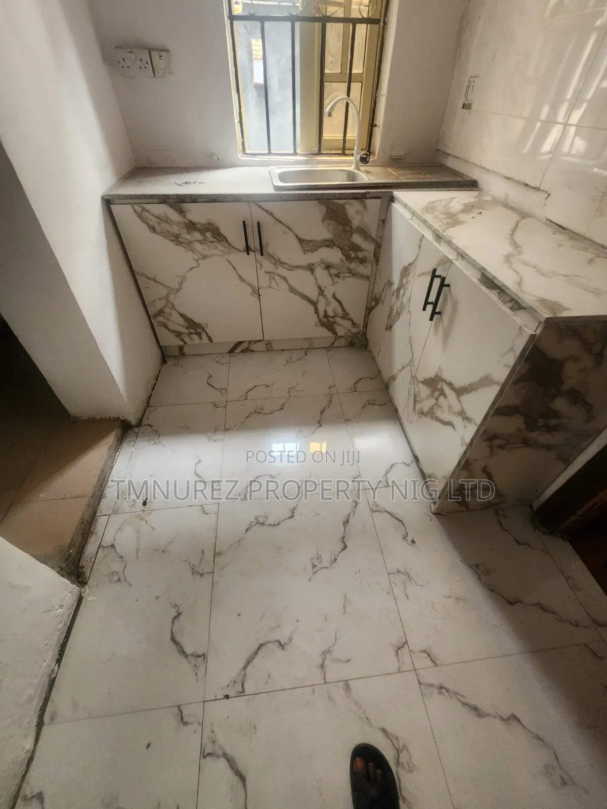 Mini Flat in Lekki Phase 1 for rent