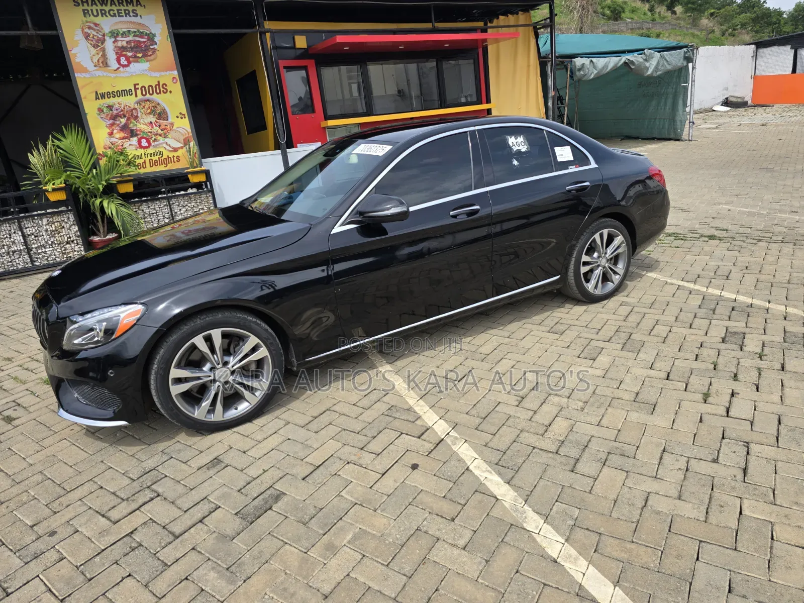 Mercedes-Benz C300 2016 Black