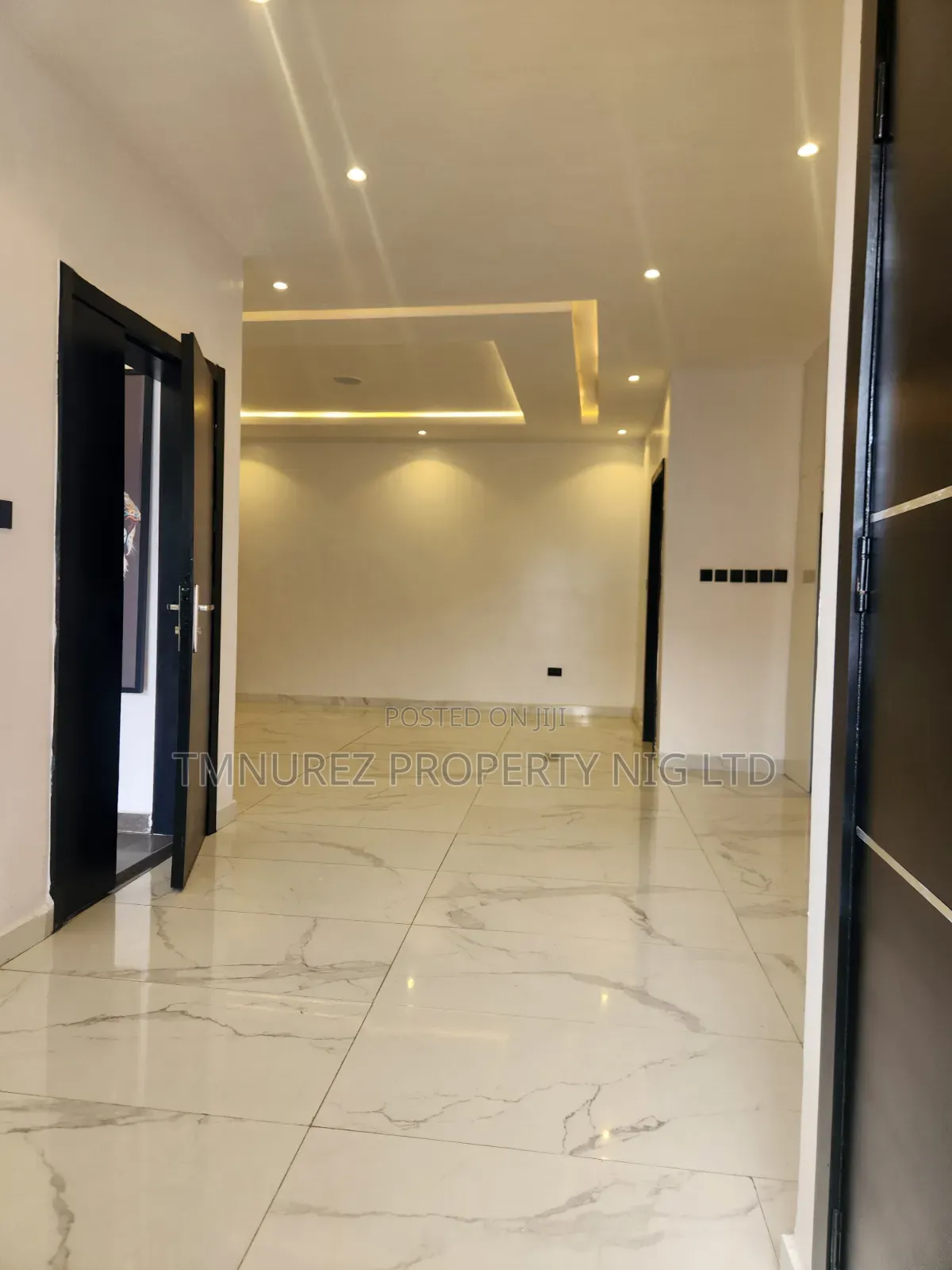 2bdrm Apartment in Lekki Phase 1 for sale