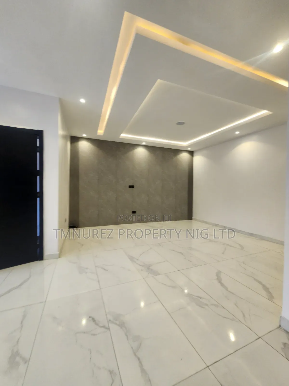 2bdrm Apartment in Lekki Phase 1 for sale