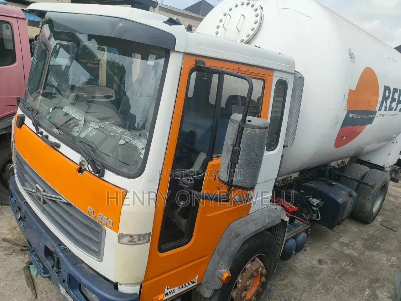 Volvo 2010 White