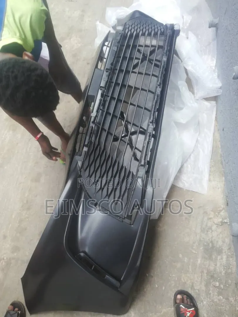 Comcomplete Front Bumper Camry 2025 Le