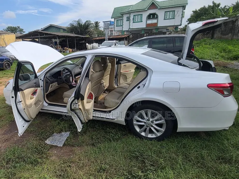 Lexus ES 350 2012 White
