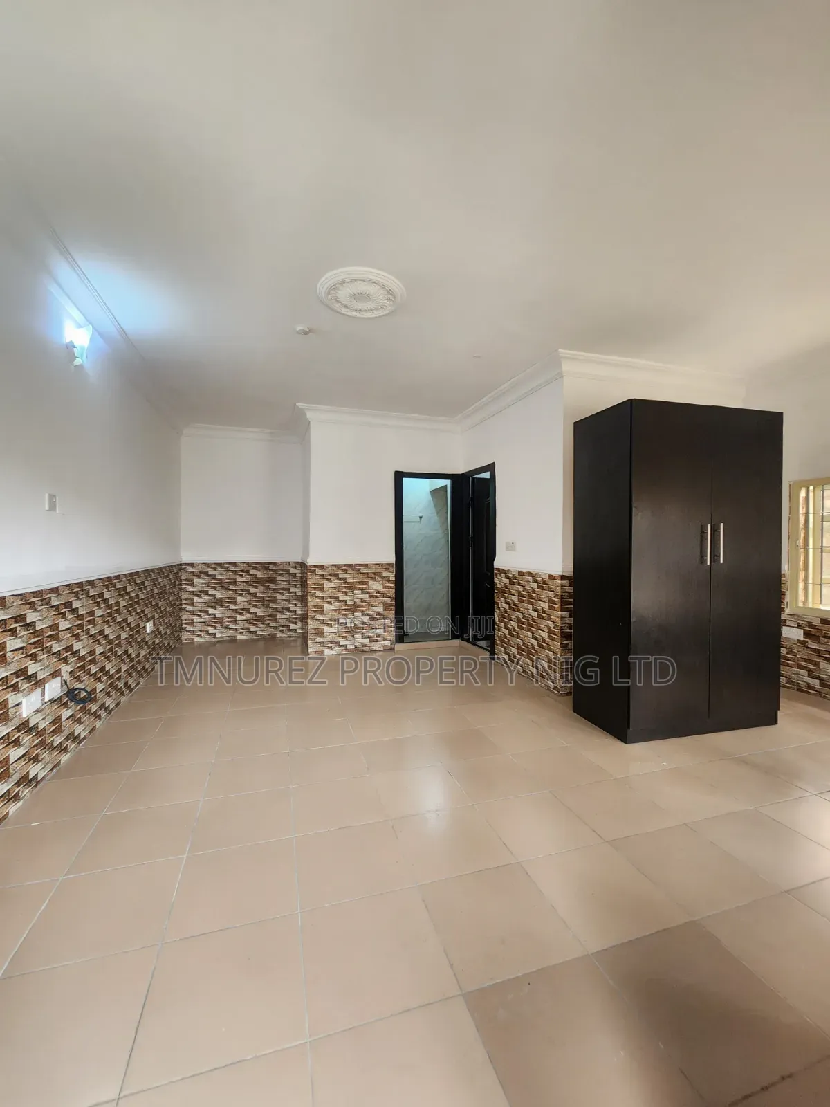 Studio Apartment in Chevron for rent