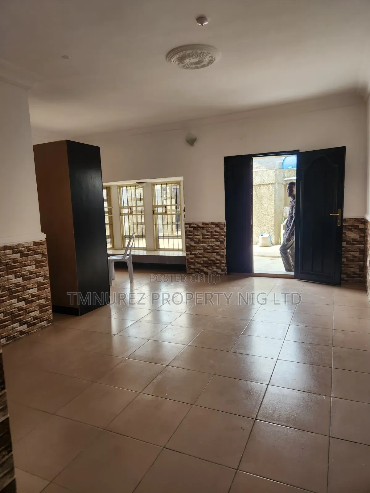 Studio Apartment in Chevron for rent