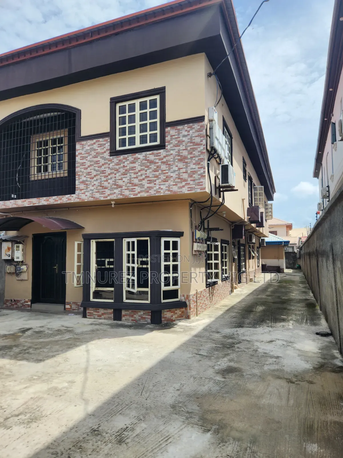 Studio Apartment in Chevron for rent