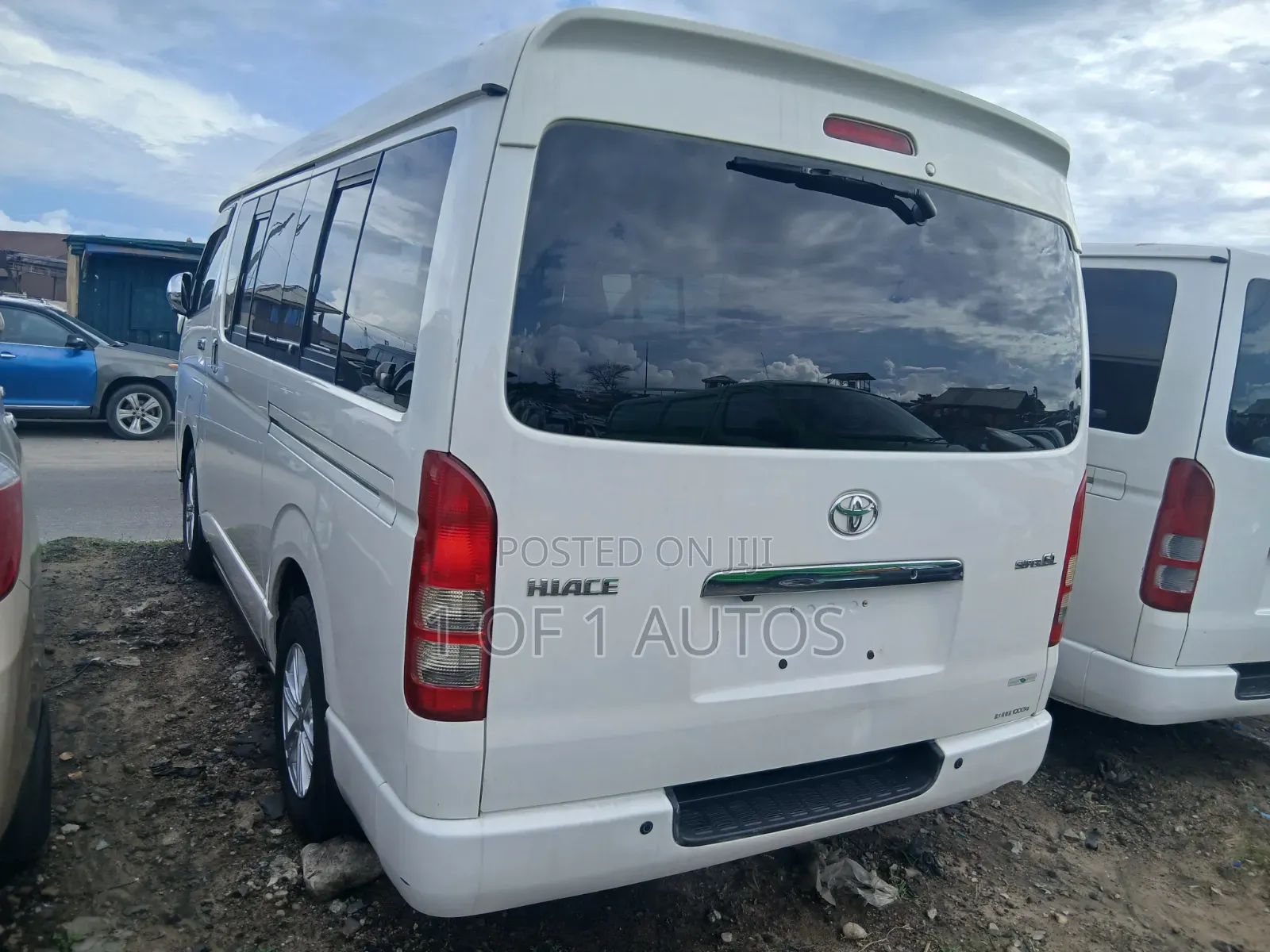 Toyota HiAce 2014 White